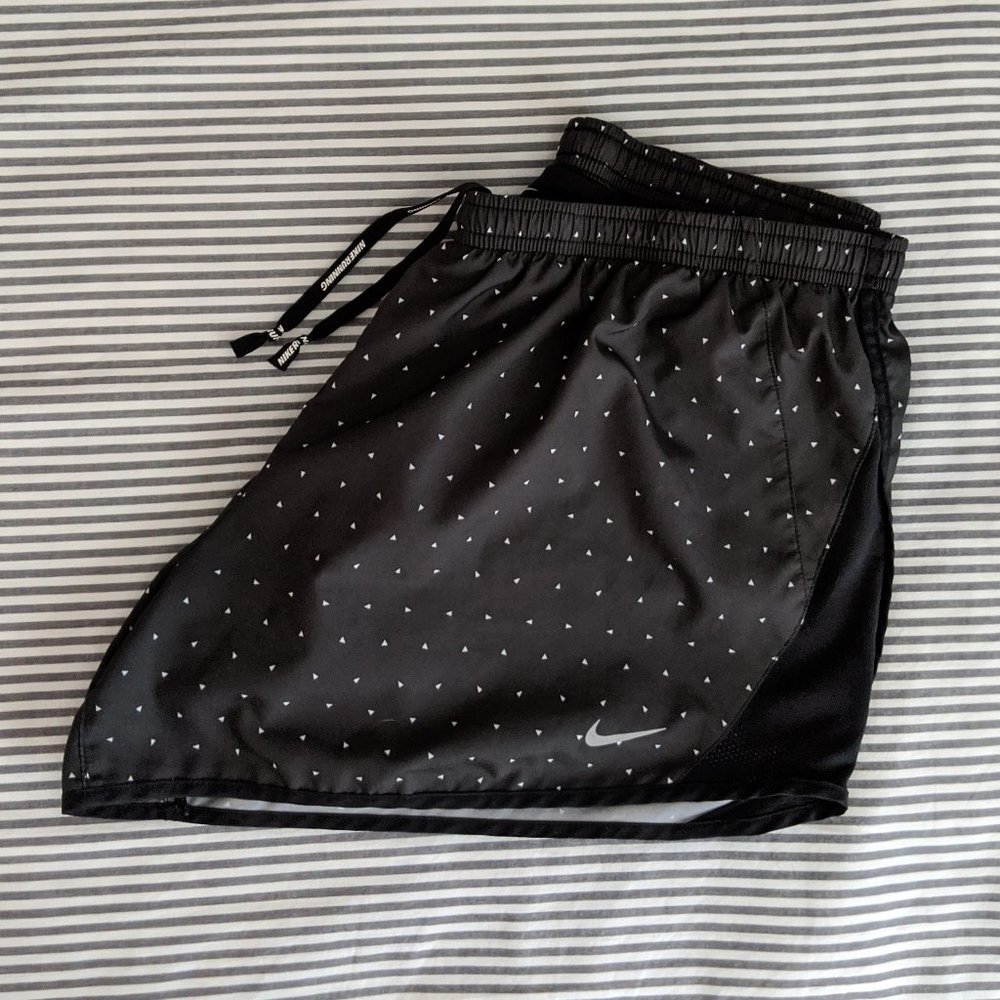 Nike Triangle Pattern Tempo Dri-Fit Shorts